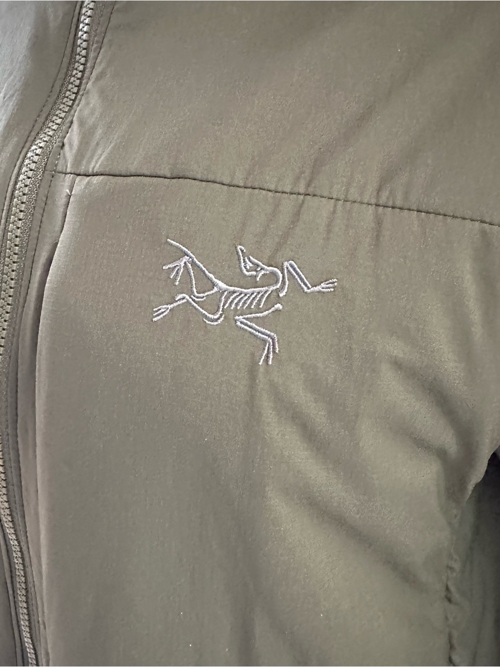 Arc'teryx Women’s Long Atom XS - Picture 2 of 7
